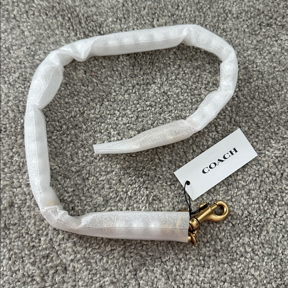 Coach Gold and Pearl Beaded Chain - Picture 2 of 6